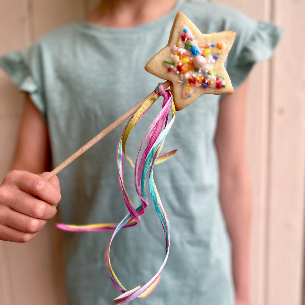diy cookie wand kit. Star cookie wand with rainbow string. DIY kit for kids